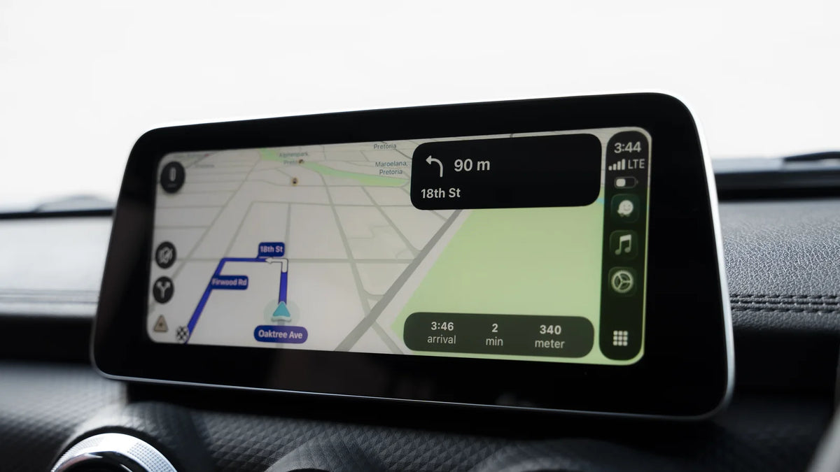 Navigation & Phone Mirroring