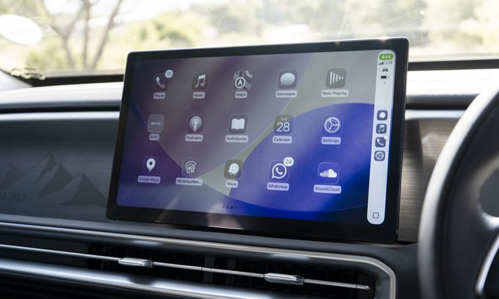 14.6-Inch Central Touchscreen